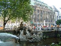 In unmittelbarer Nähe zur Edelboutiquen und Altstadt - das neue Interconti Düseldorf